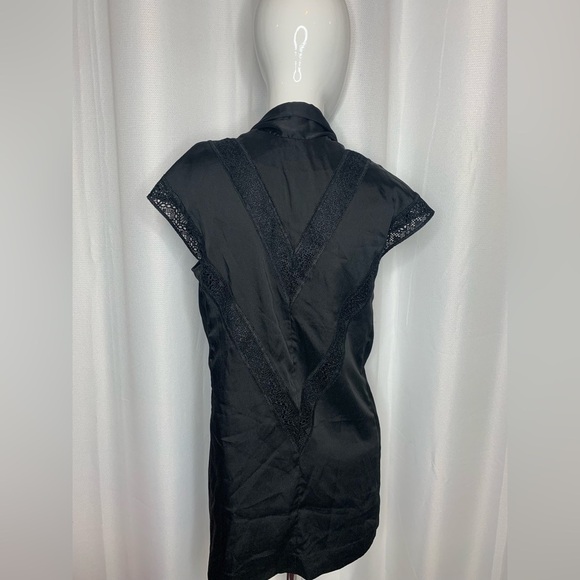 H&M Dress with Lace - Picture 2 of 8